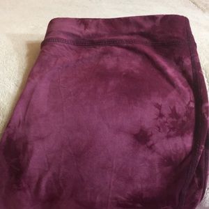 2 pairs of workout leggings